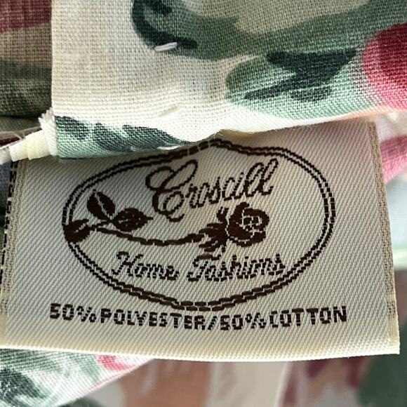 Croscill Arbor Rose complete bedding pillows and curtain set - Picture 6 of 16